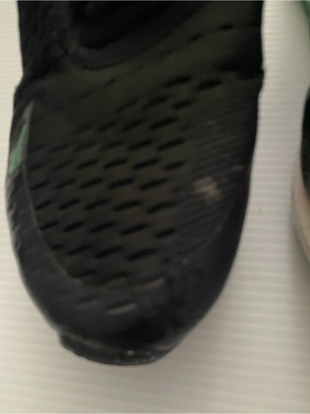 Nike Kids' Air Max 270 Black with Green and Blue Gradient Heel Size 6Y